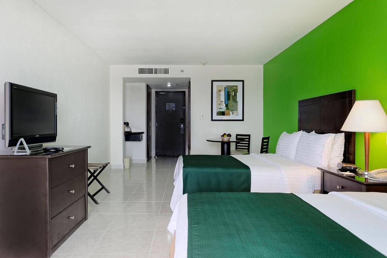 Holiday Inn Campeche By Ihg Exterior photo