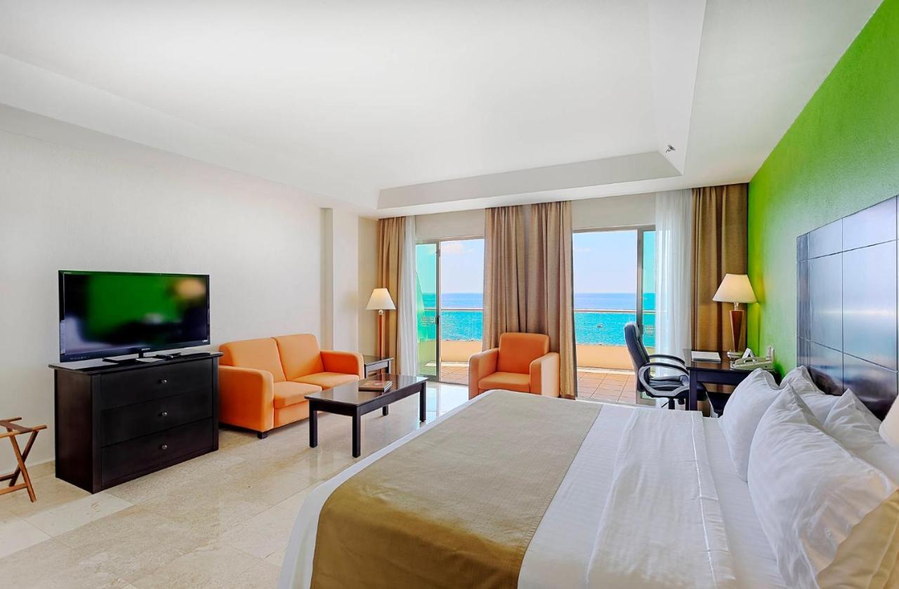 Holiday Inn Campeche By Ihg Exterior photo