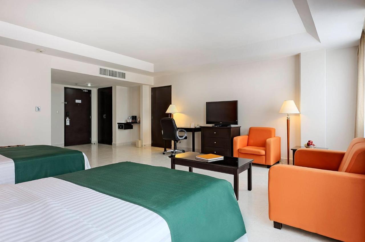 Holiday Inn Campeche By Ihg Exterior photo