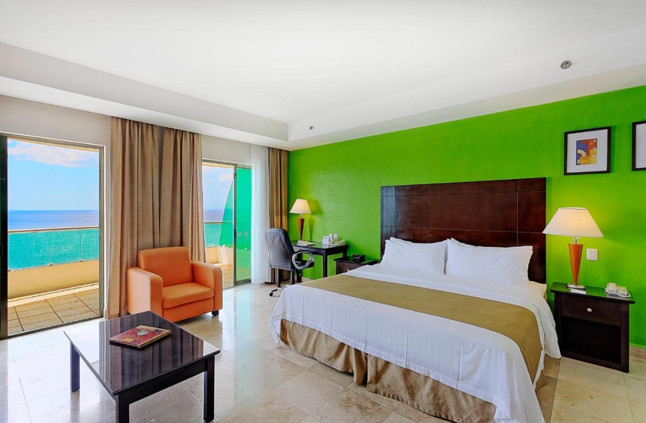 Holiday Inn Campeche By Ihg Exterior photo